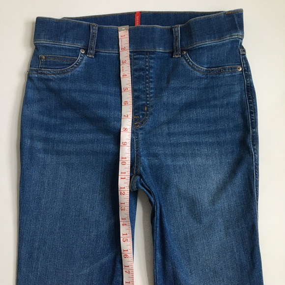 SPANX Shape EveryWear Flare Blue Denim Jeans Size Medium in Authentic Blue Wash - Picture 12 of 16